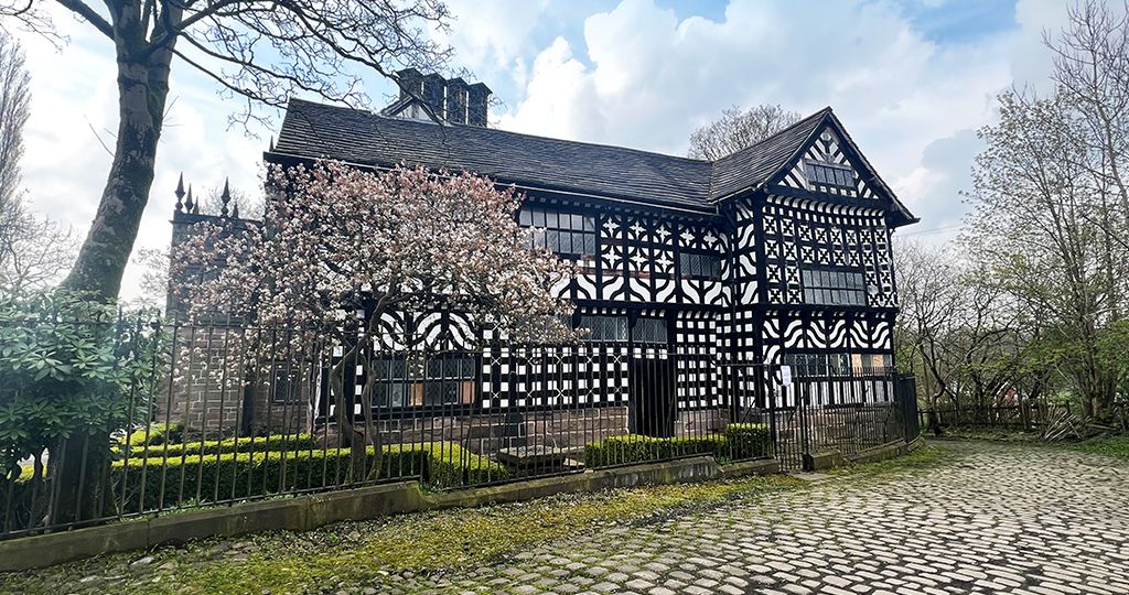 Hall i th Wood Museum