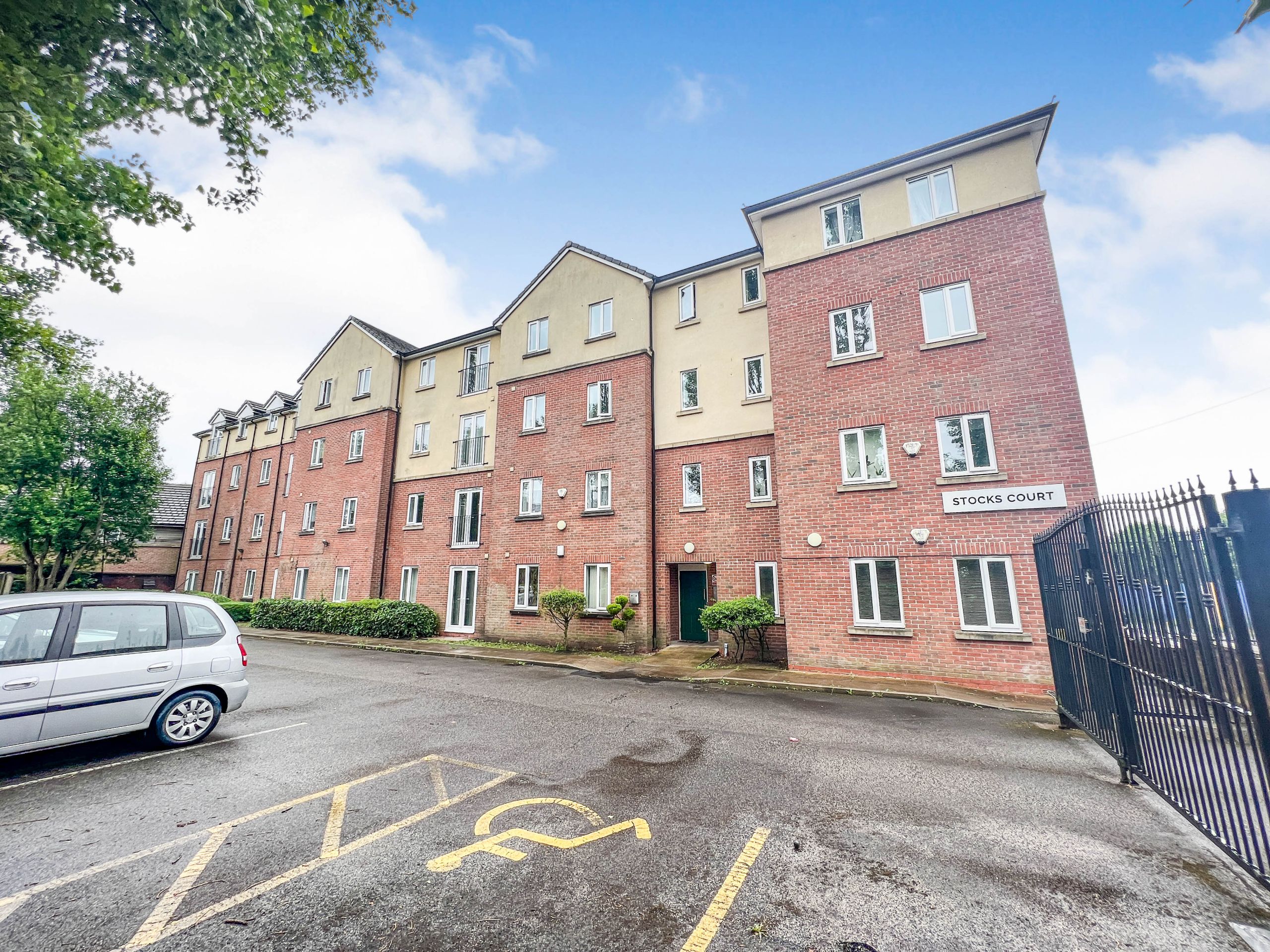 top-10-benefits-of-living-in-bolton-uk-a-comprehensive-guide-by-your-trusted-estate-agent-in-bolton