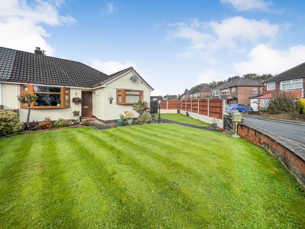 Duxbury Avenue, Bolton