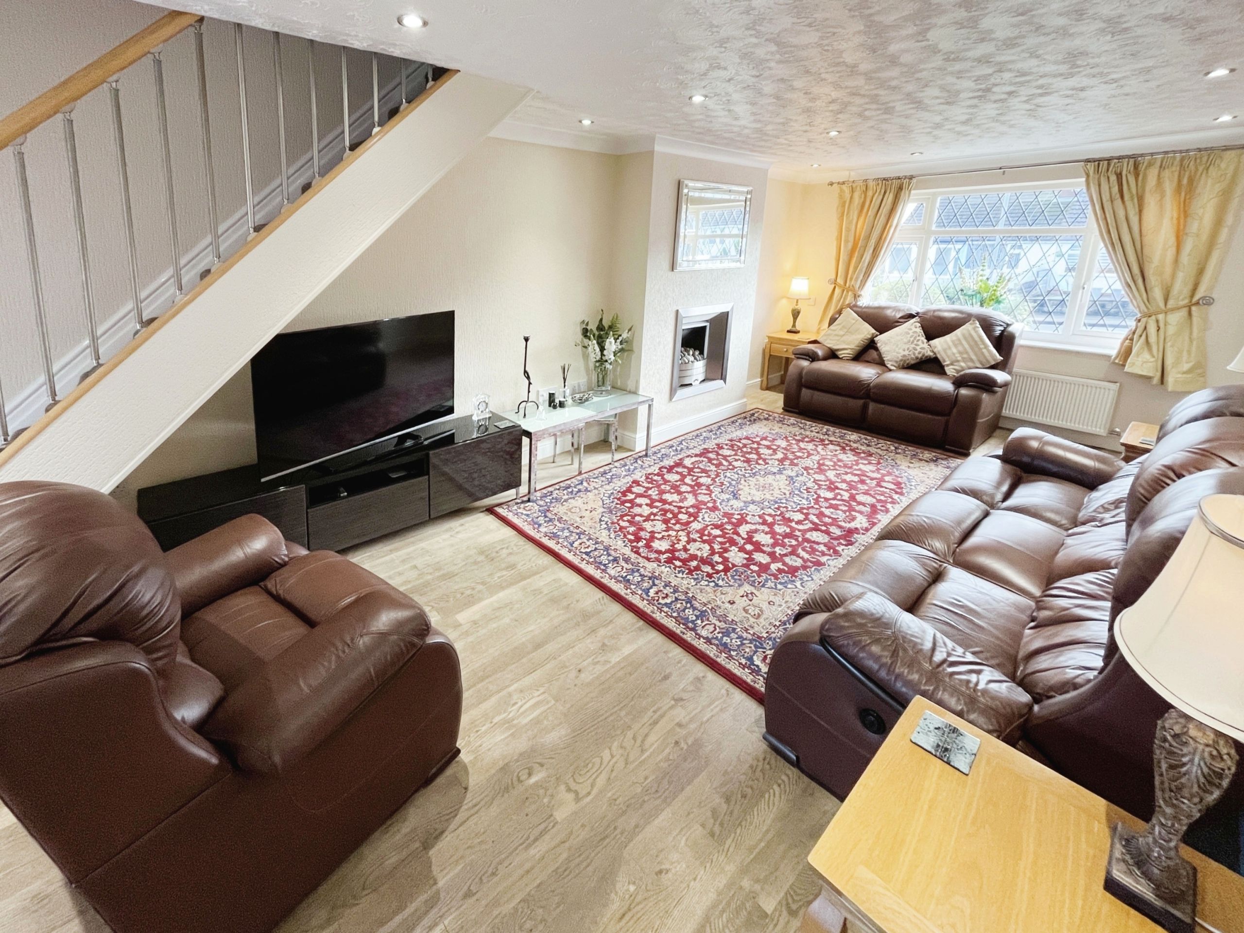 Westbury Close, Bury Cardwells Estate Agents