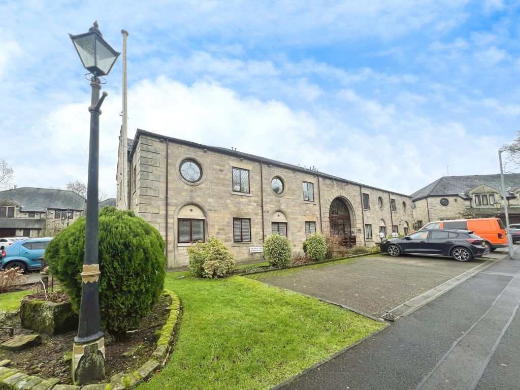 Capitol Close, Bolton
