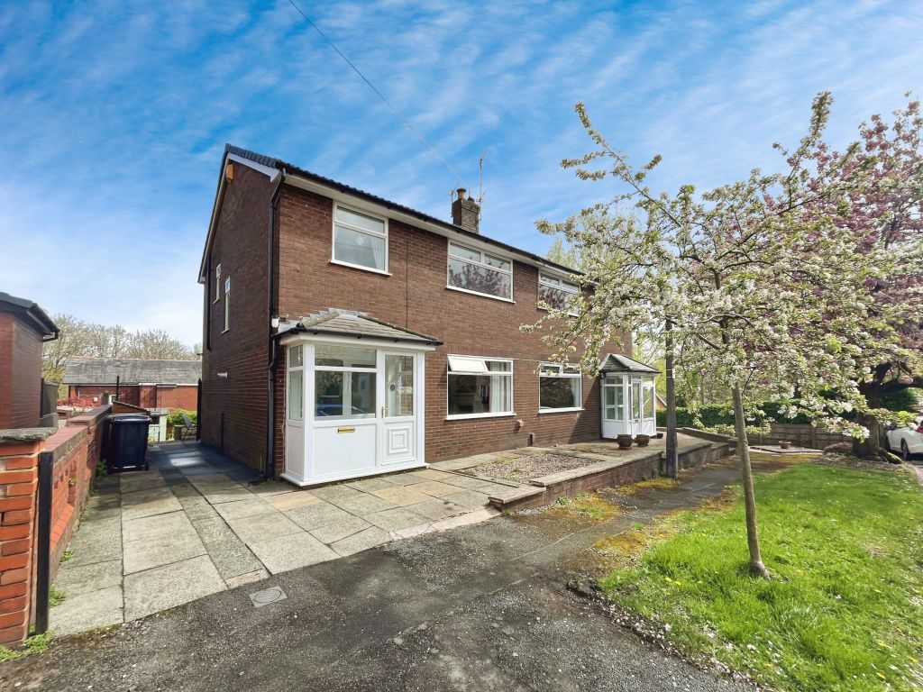 Poplar Avenue, Bradshaw