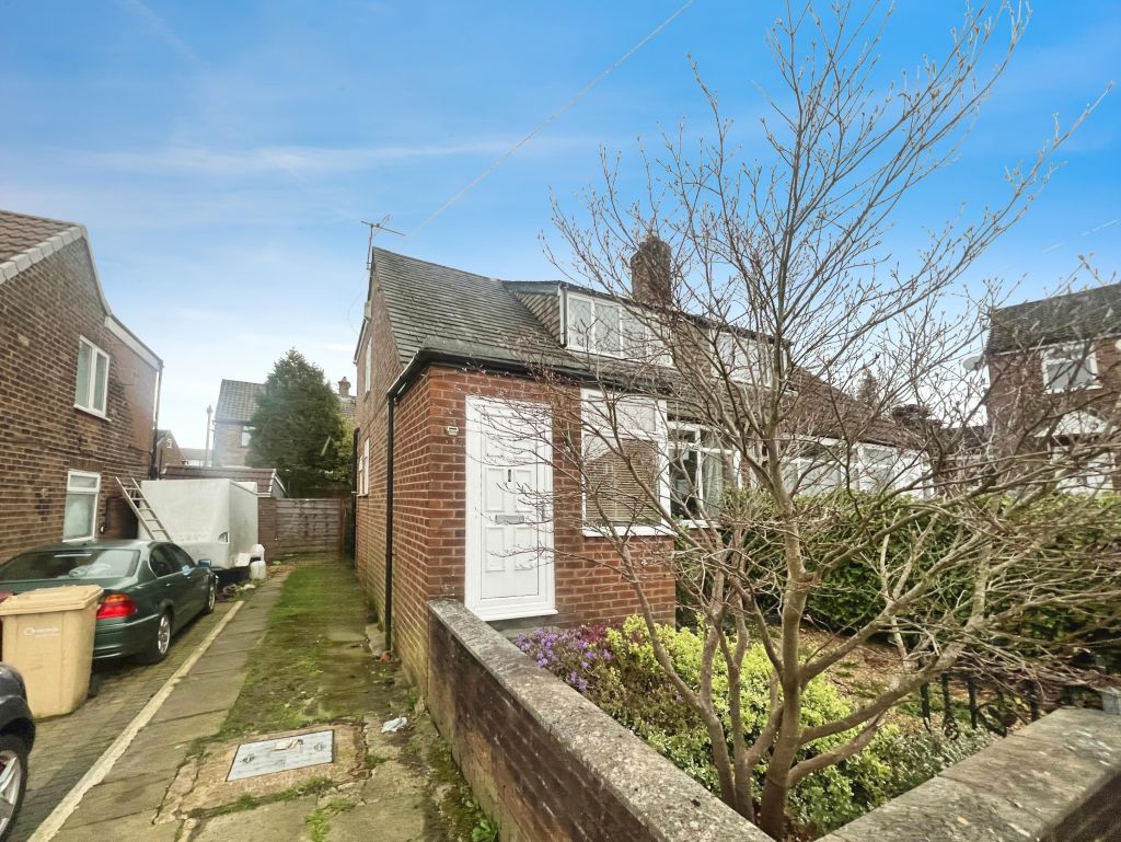 Fairway Avenue, Harwood