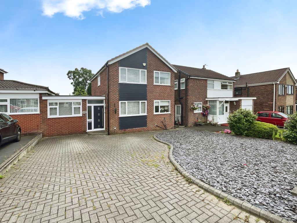 Hough Fold Way, Harwood