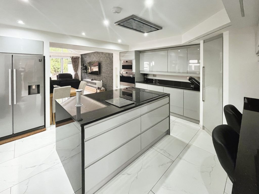 Heathfield, Farnworth