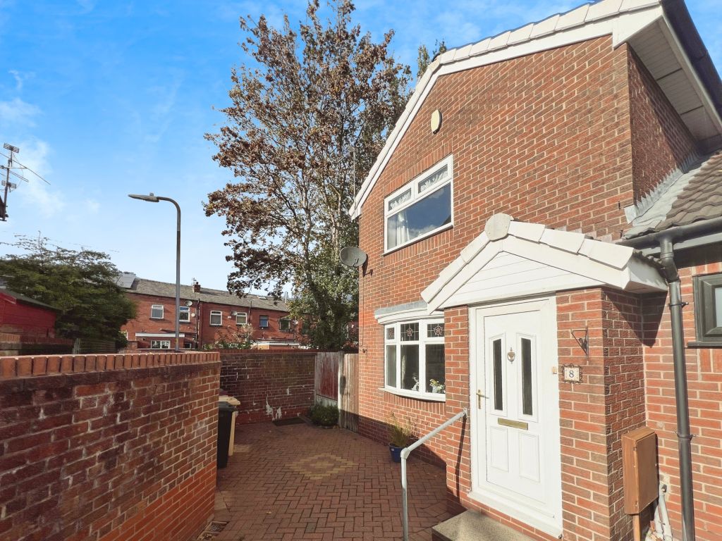 Ivanhoe Court, Great Lever