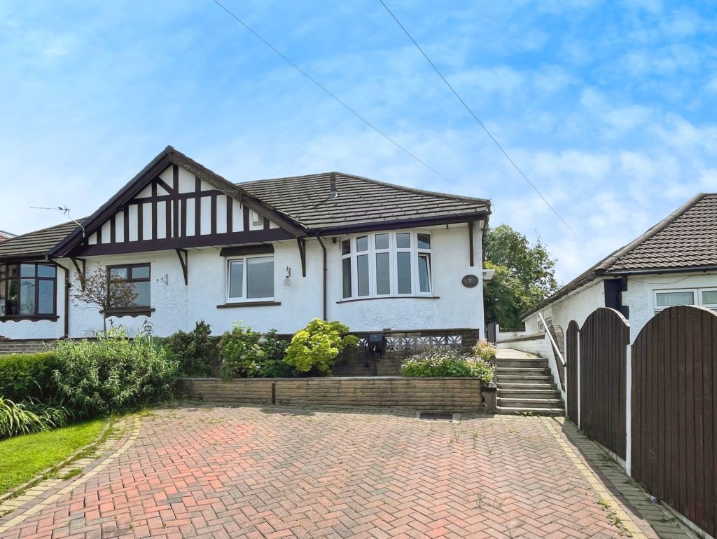 Austins Lane, Lostock – 3 BEDROOM BUNGALOW