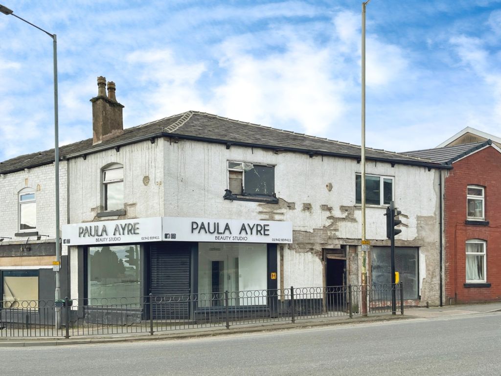 Chorley Road, Westhoughton – FOR SALE BY AUCTION