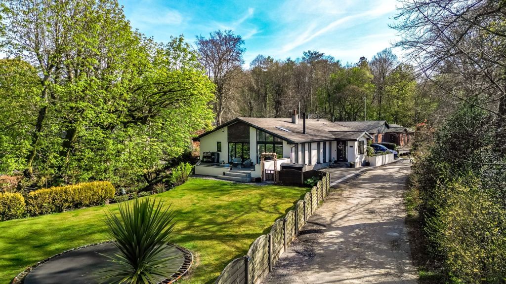 Parkwood, Egerton