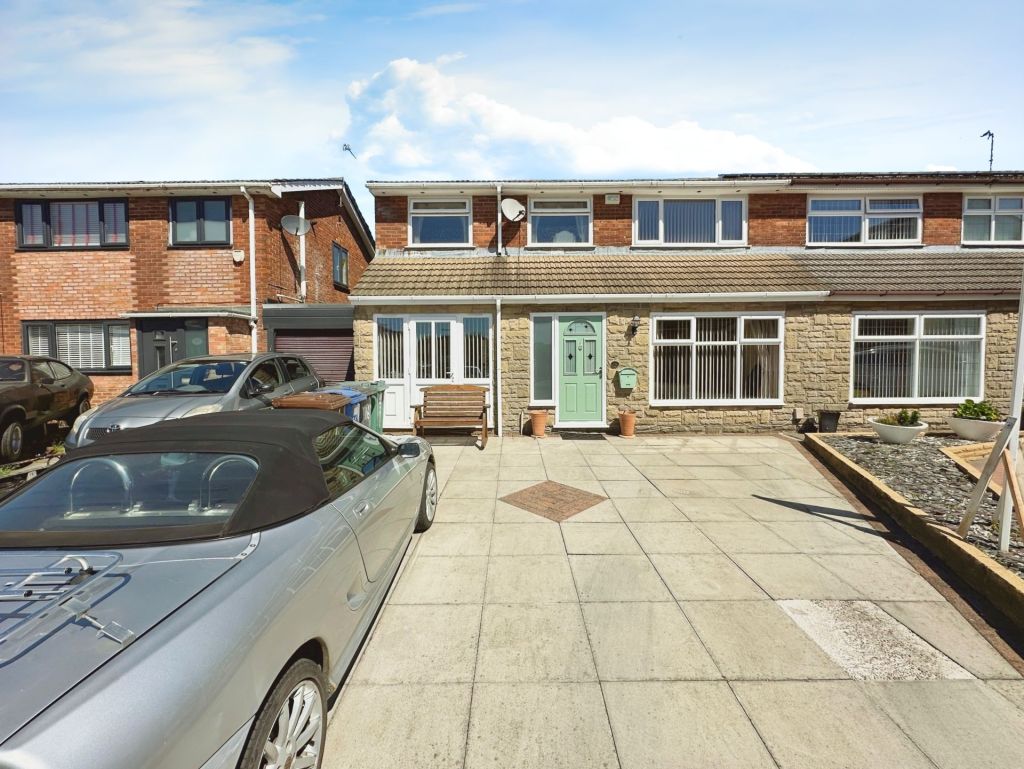 Winston Close, Radcliffe