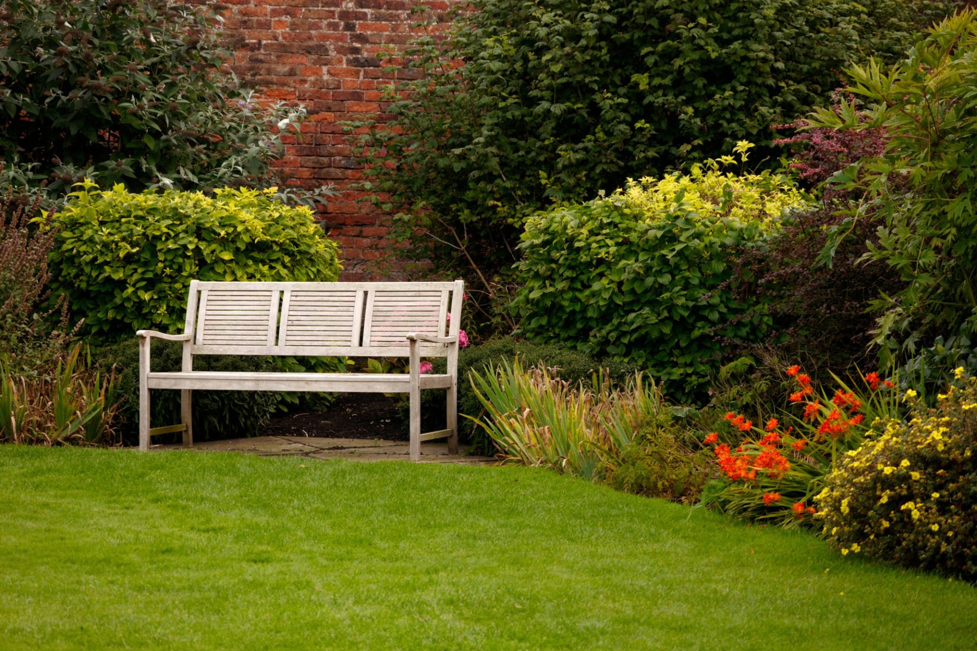 low-maintenance-garden-ideas-for-busy-uk-landlords