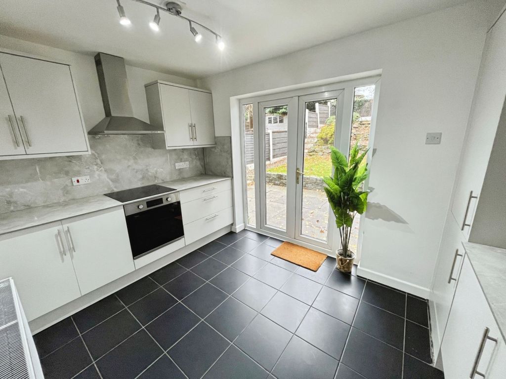 Meriden Grove, Lostock