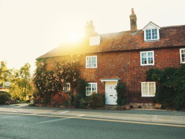 How to Market a Rental Property in Summer