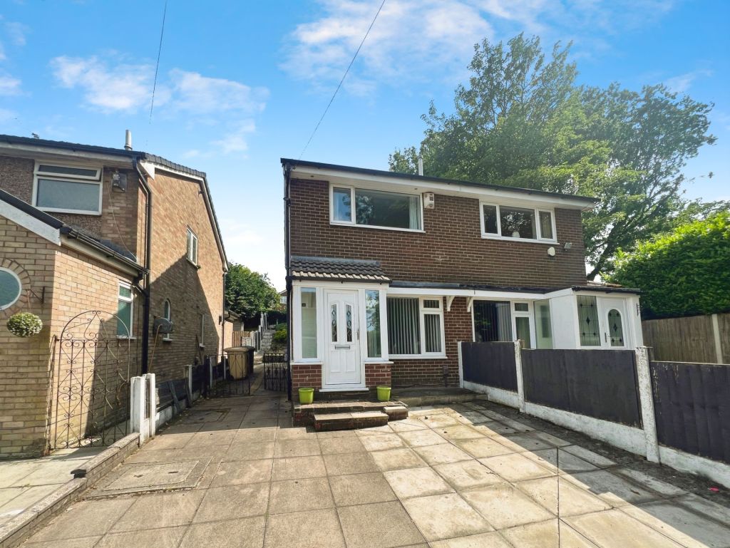 Meriden Grove, Lostock
