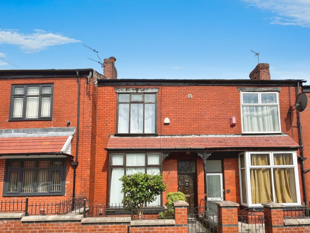 Queensgate, Heaton – For Sale by Auction