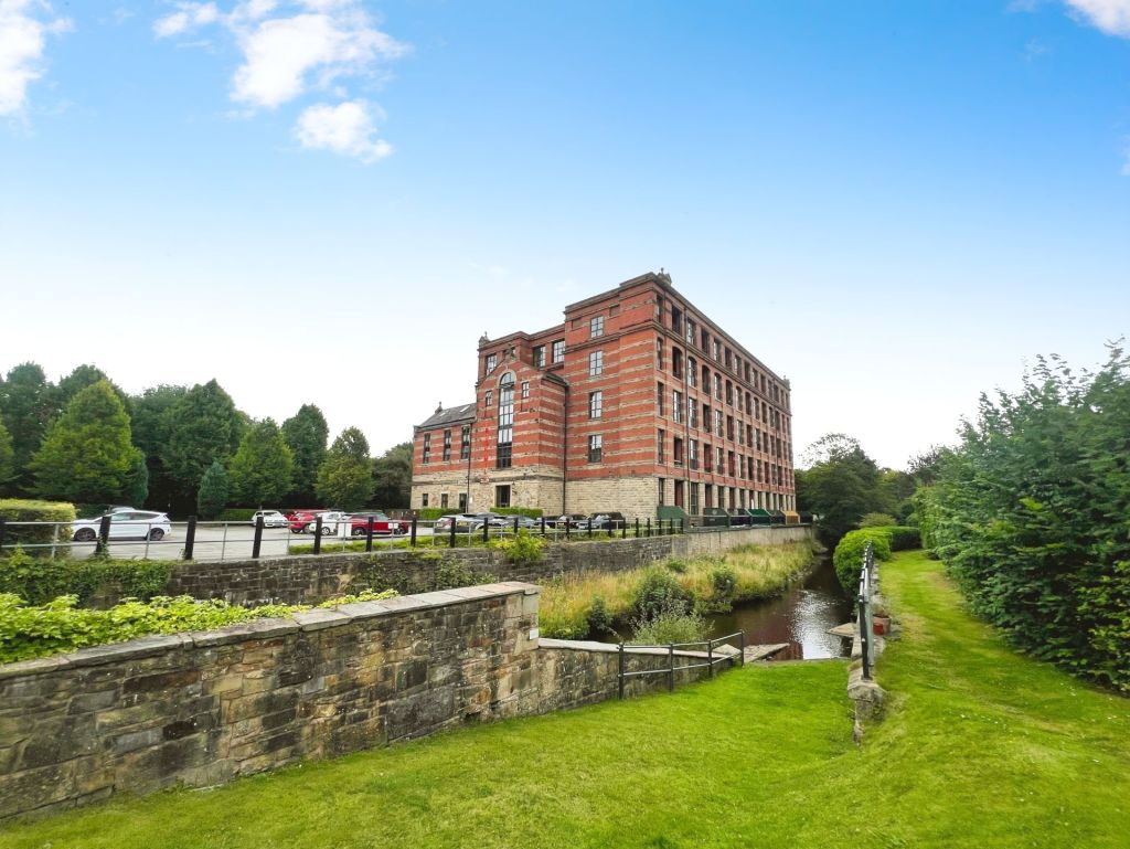 Threadfold Way, Bolton