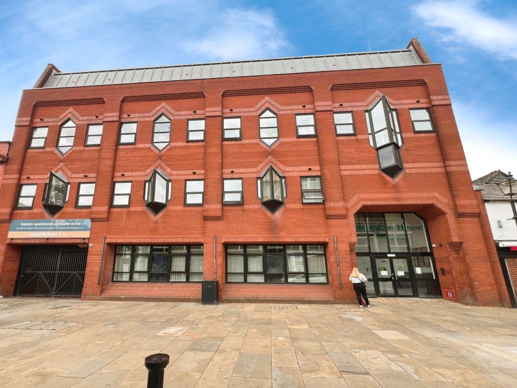 Stonecross House, Churchgate, Bolton – Tenant in situ