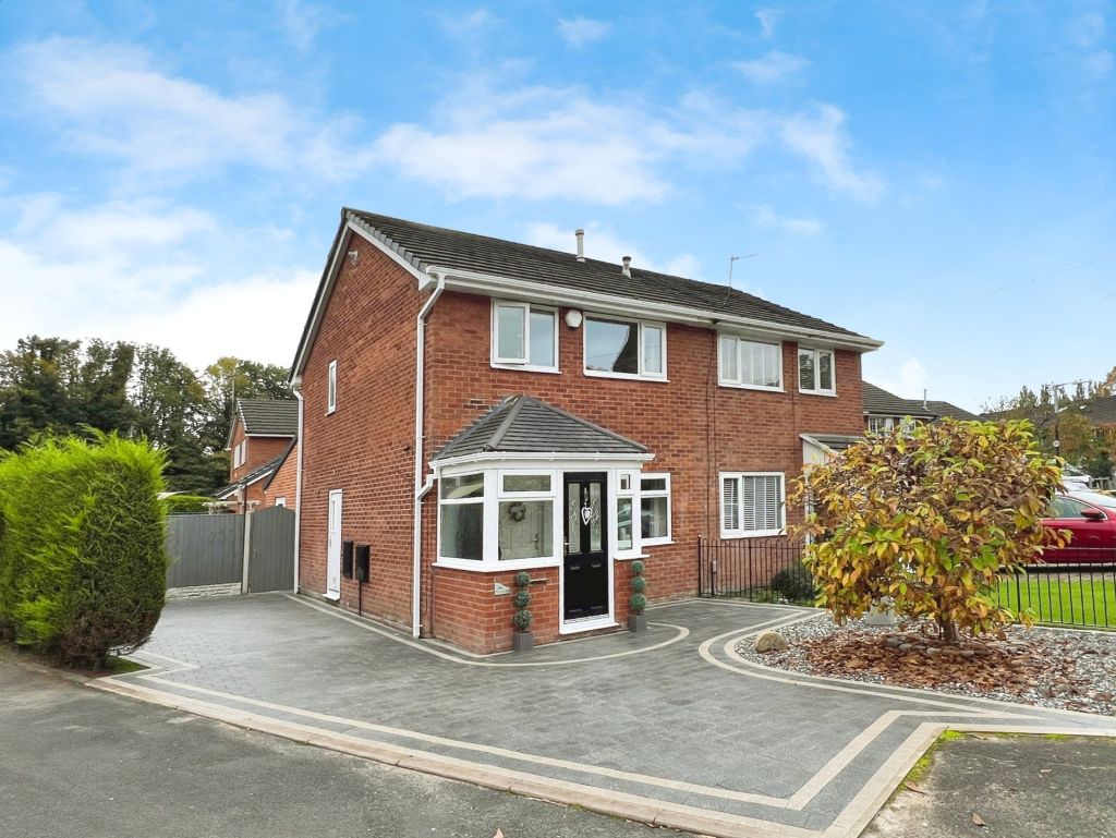 Riverside Drive, Radcliffe