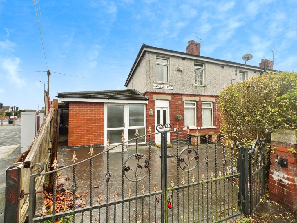 Maple Crescent, Leigh