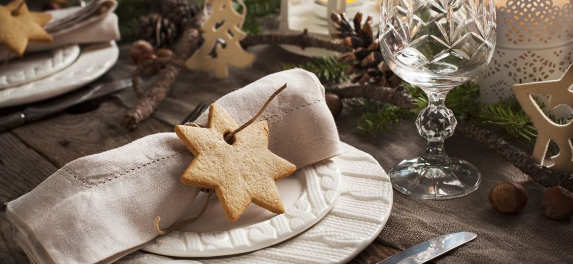 How to Add Sparkle to Your Christmas Dining Table