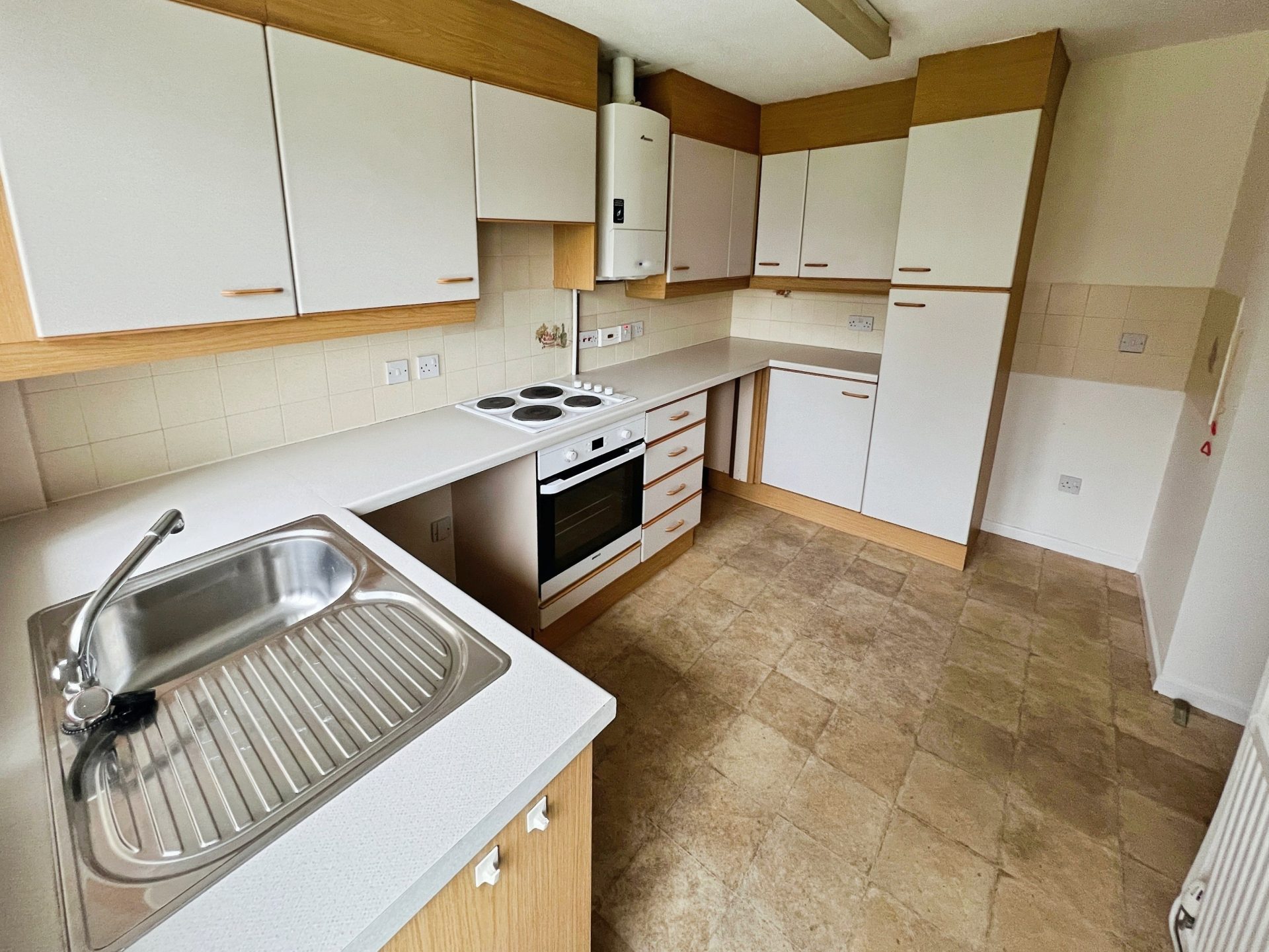 c5c6e1a0 Kitchen 202.jpg