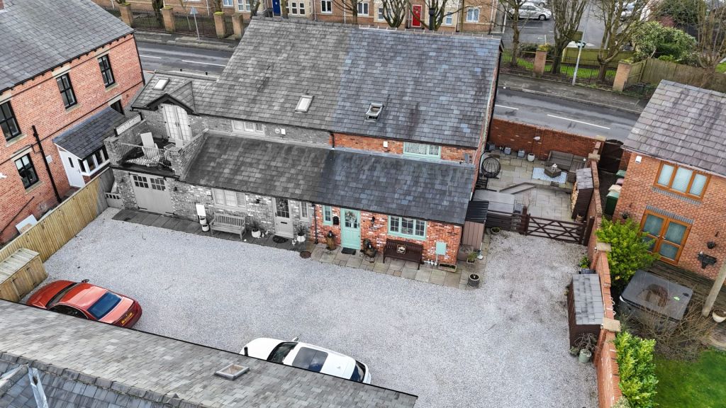 Monks Field, Chew Moor Lane, Westhoughton – Barn conversion