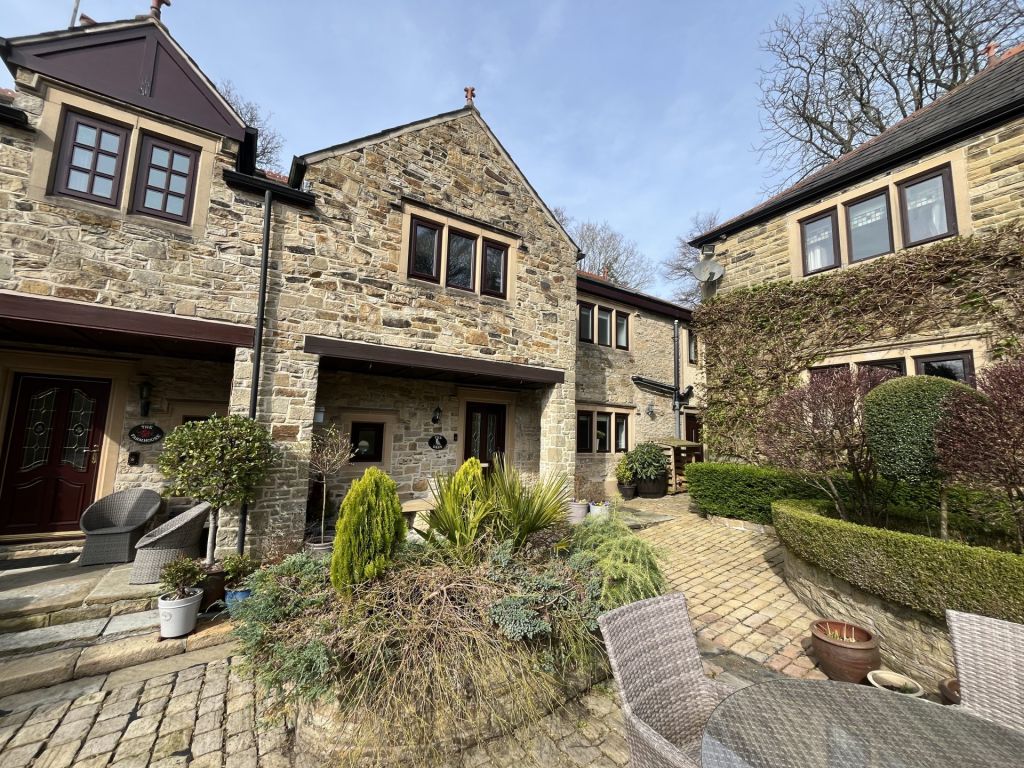 Hollinhurst Drive, Lostock