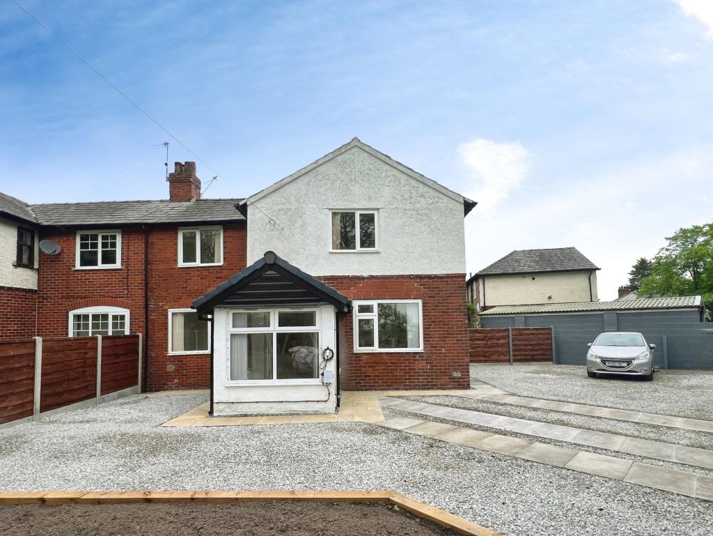 Barrett Avenue, Kearsley
