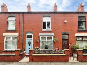 Ash Grove, Heaton