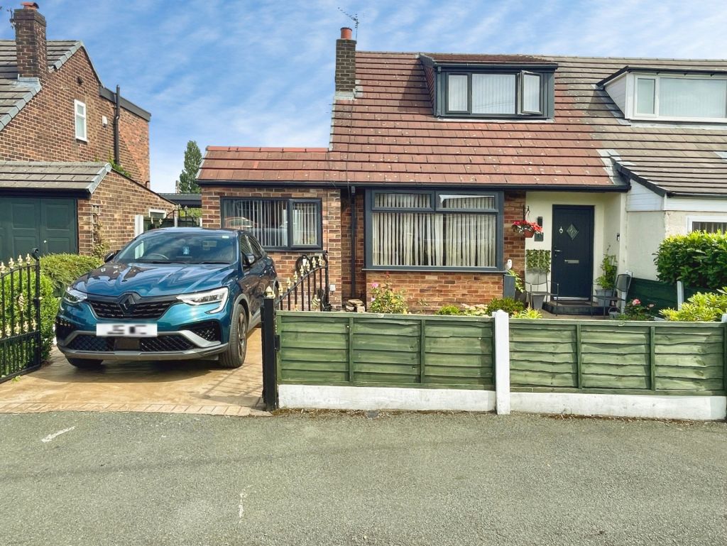 Falkland Road, Breightmet