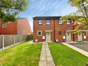 Henry Hill Close, Heywood
