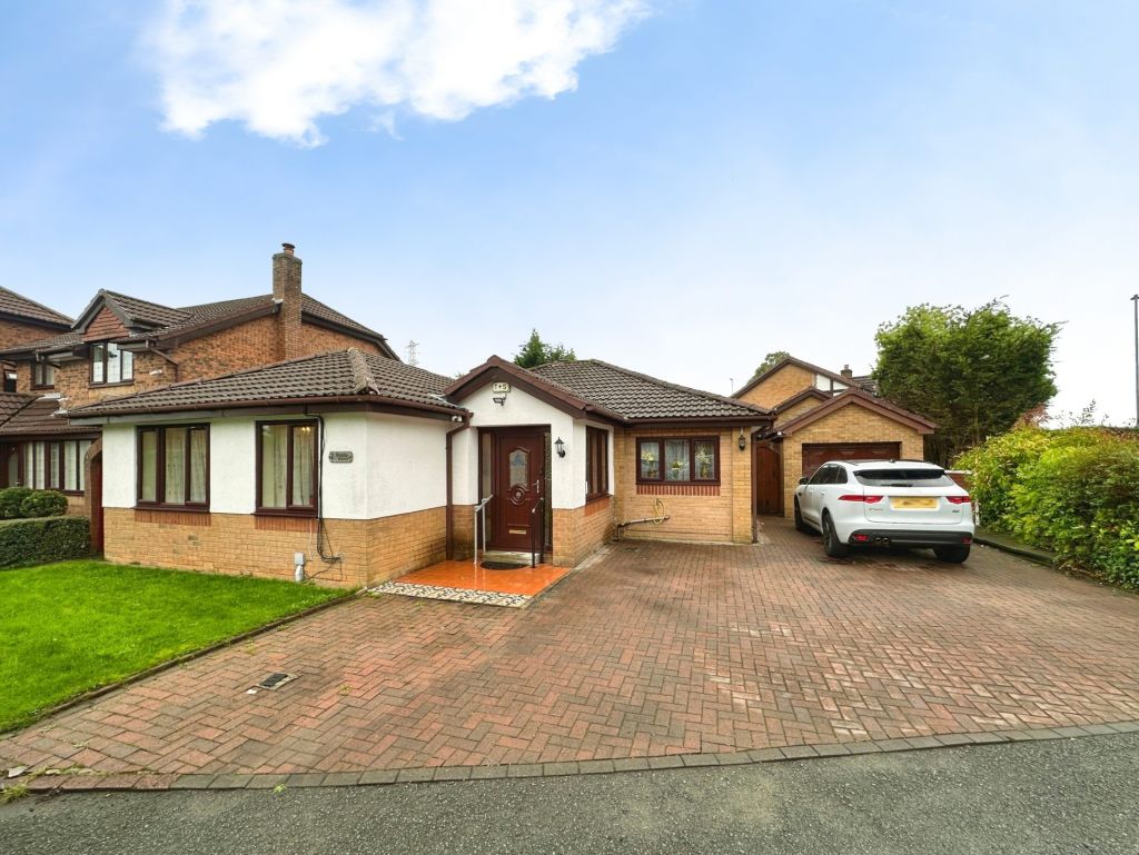 Berkeley Crescent, Radcliffe